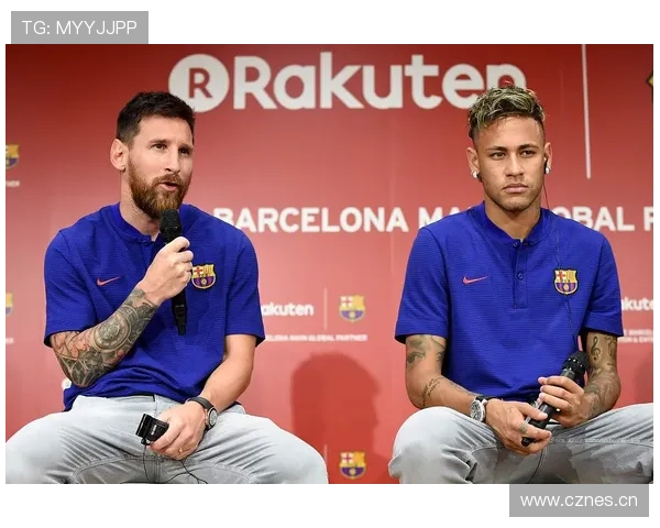 图赫尔与球员间的新动态 背景下球队氛围与合作状态分析