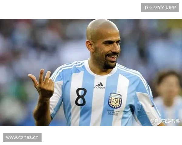 阿根廷队中场组织近期表现稳健，攻防转换效率持续提升