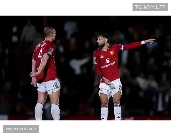 曼联防线失误频繁问题持续，对关键阶段稳定性考验逐步显现