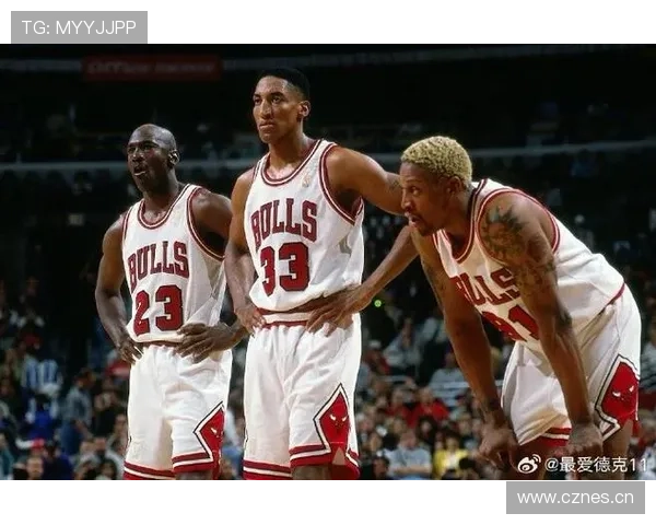 斯科蒂·皮蓬无球跑位与乔丹互补主导防守转换